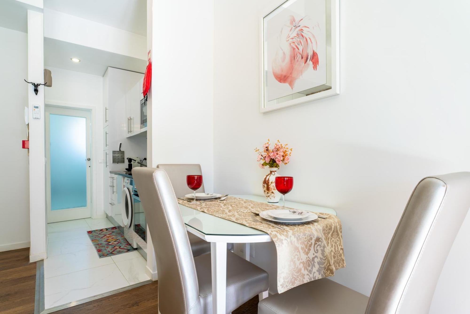 Central Cozy Stay 2 Ac Near Metro ปอร์โต ภายนอก รูปภาพ