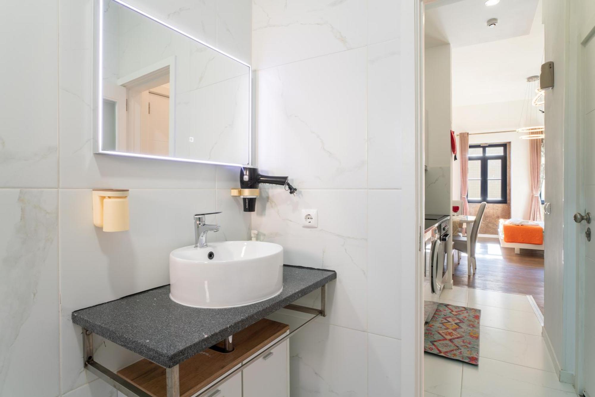 Central Cozy Stay 2 Ac Near Metro ปอร์โต ภายนอก รูปภาพ