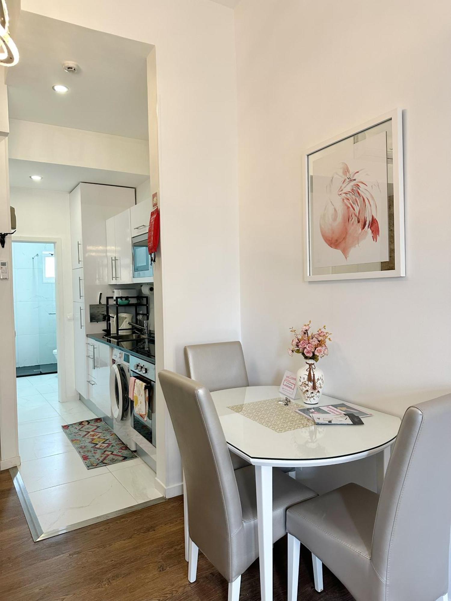 Central Cozy Stay 2 Ac Near Metro ปอร์โต ภายนอก รูปภาพ